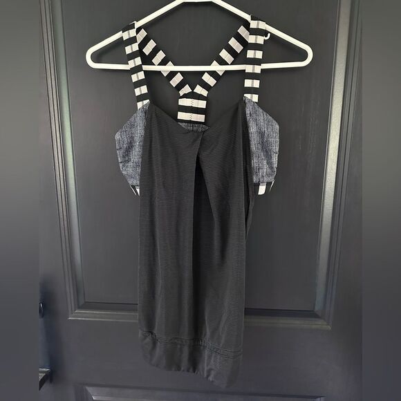 Lululemon Restless Run Tank Top Black White Stripe Built in Bra Sinch Waist Sz 6 - Picture 1 of 11